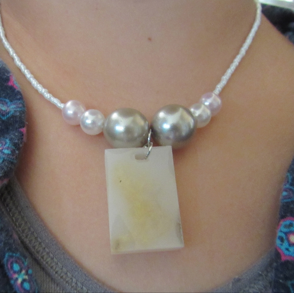 Neclace - Picture 2 of 2